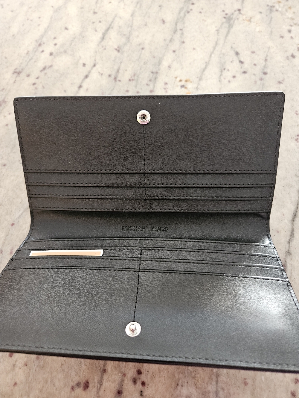 NWT ☆ Michael KORS Large Crocodile Embossed Wallet, Brand NEW! - Picture 3 of 5